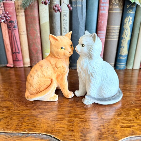 2 Vintage Porcelain Cats - Picture 11 of 13